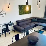 Moderne I Zentral I Großer Parkplatz Apartment *