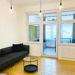 Moderne I Zentral I Großer Parkplatz * Duisburg
