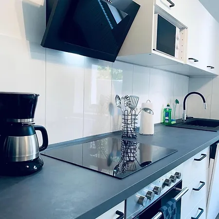 Sh-team For Work & Travel With Free Parking * دوسبرغ