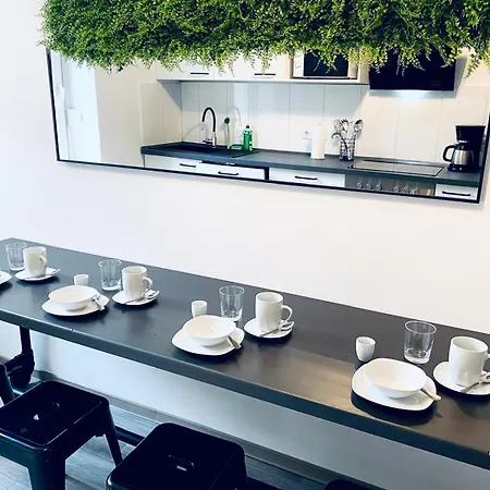 Sh-team For Work & Travel With Free Parking