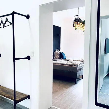 Sh-team For Work & Travel With Free Parking Apartment