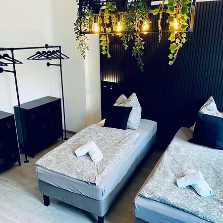 Moderne I Zentral I Grosser Parkplatz * 뒤스부르크