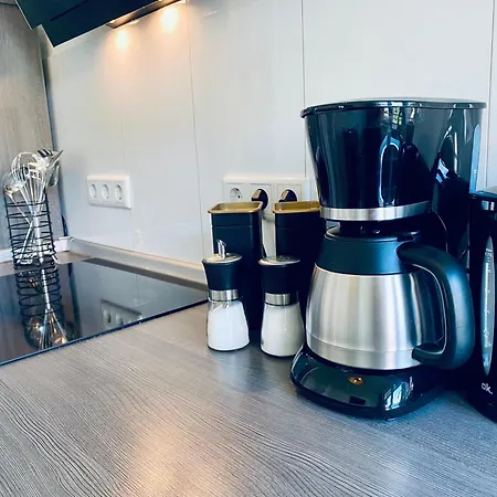 Moderne I Zentral I Grosser Parkplatz 뒤스부르크