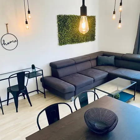 Moderne I Zentral I Grosser Parkplatz Apartament Duisburg