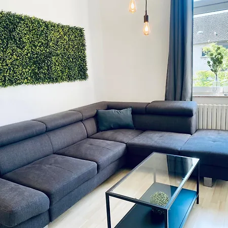 Sh-team For Work & Travel With Free Parking Duisburg
