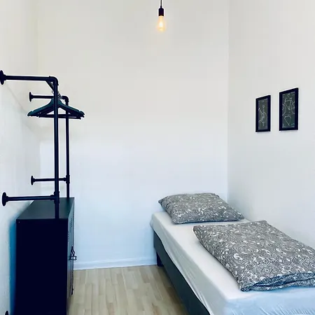 Sh-team For Work & Travel With Free Parking Apartment *