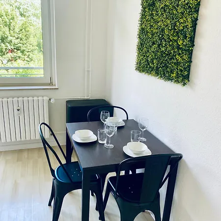 Sh-team For Work & Travel With Free Parking Apartment Duisburg