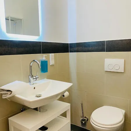 Apartment Sh-team For Work & Travel With Free Parking Duisburg