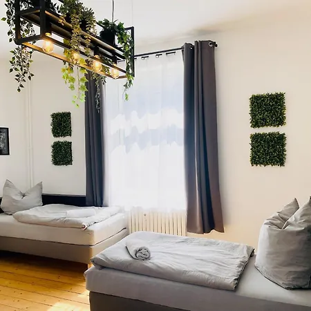 Moderne I Zentral I Grosser Parkplatz 뒤스부르크