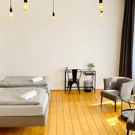 Moderne I Zentral I Grosser Parkplatz 뒤스부르크