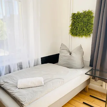 Sh-team For Work & Travel With Free Parking Apartment Duisburg