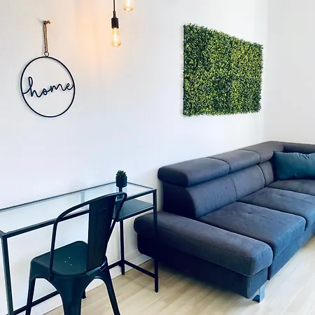 Moderne I Zentral I Grosser Parkplatz *