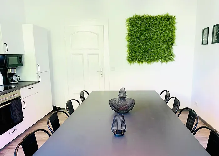 Moderne I Zentral I Grosser Parkplatz *