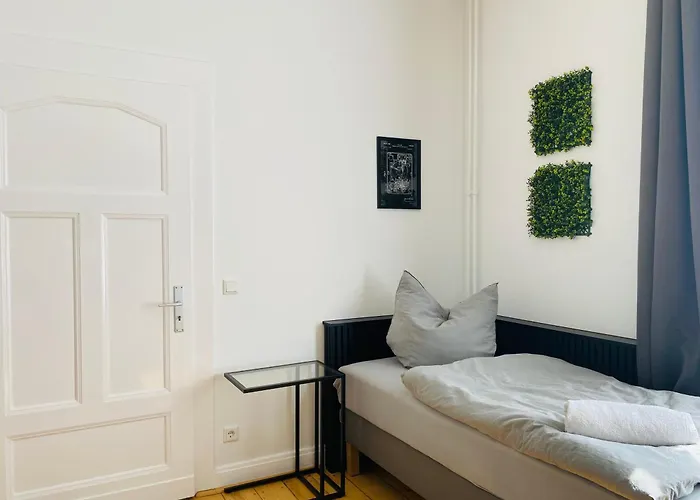 Moderne I Zentral I Grosser Parkplatz Duisburg