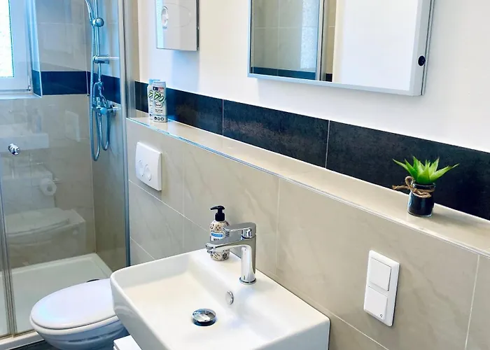 Moderne I Zentral I Grosser Parkplatz * Duisburg