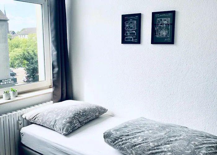 Moderne I Zentral I Grosser Parkplatz Duisburg