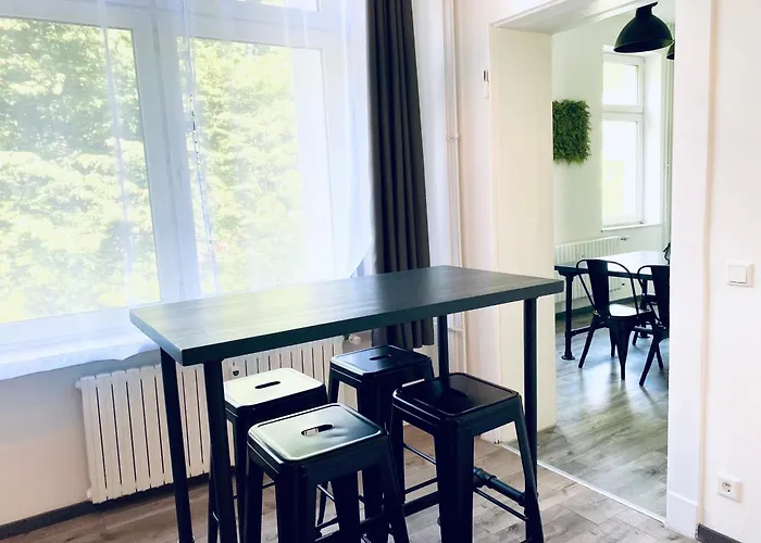 Moderne I Zentral I Grosser Parkplatz