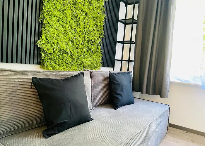 Moderne I Zentral I Grosser Parkplatz Duisburg